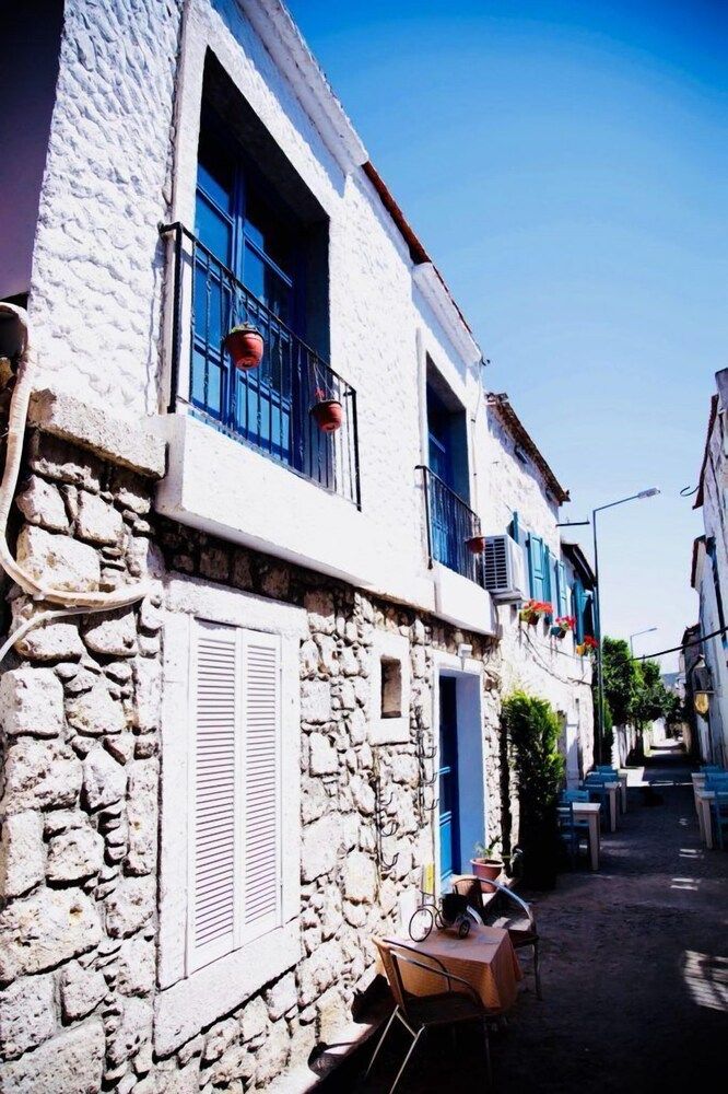 Avlulu Konak Alacati