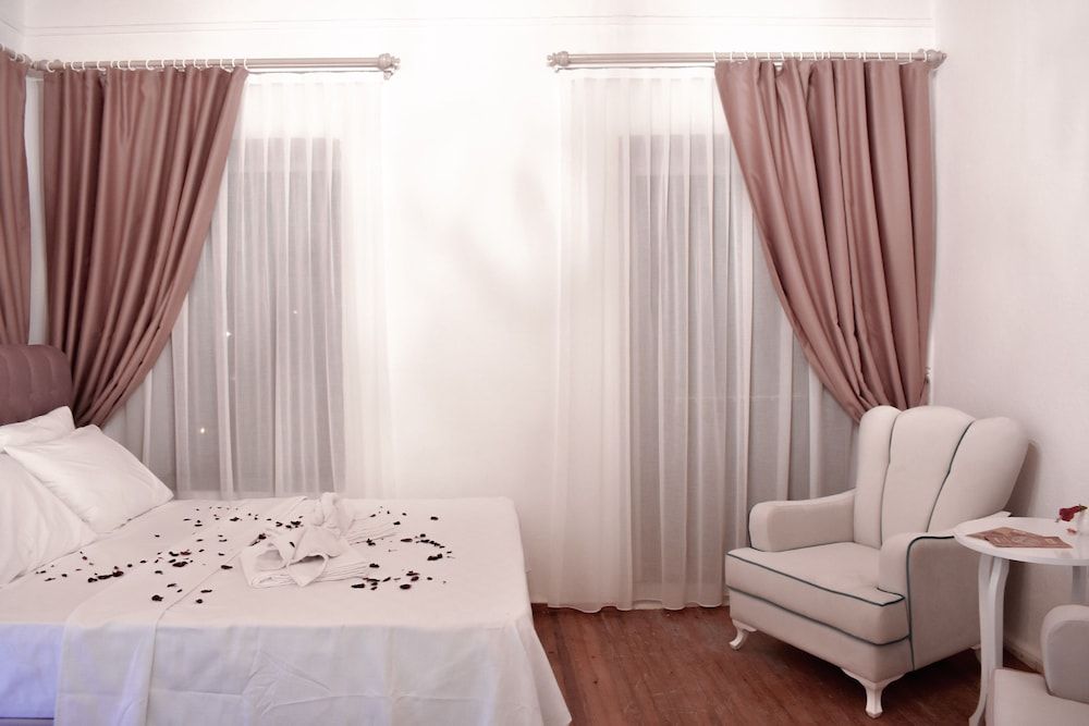 Alacati Butik Otelim Standard Triple Room 9