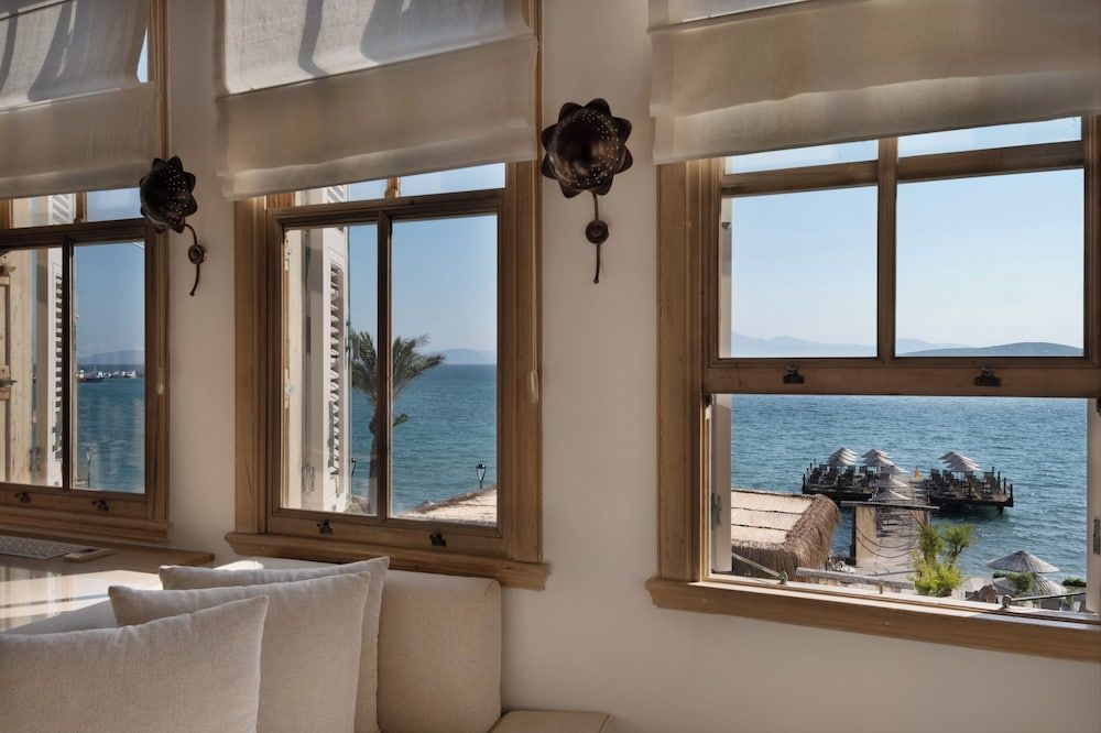 Panoramic Suite, 1 King Bed, Sea View, Beachfront
