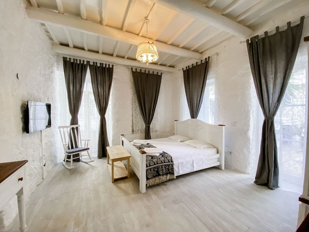 undefined Floopies Butik Otel 3