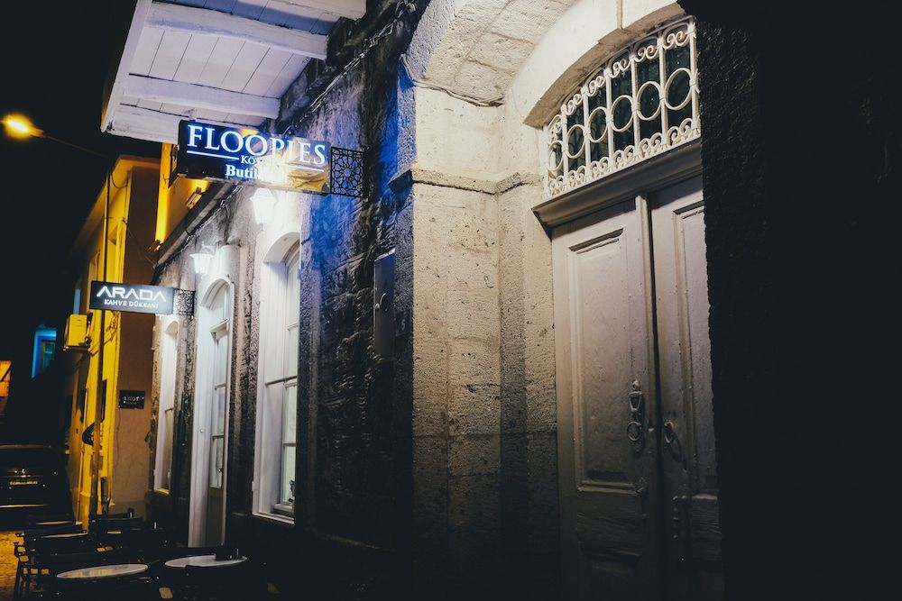 undefined Floopies Butik Otel 9