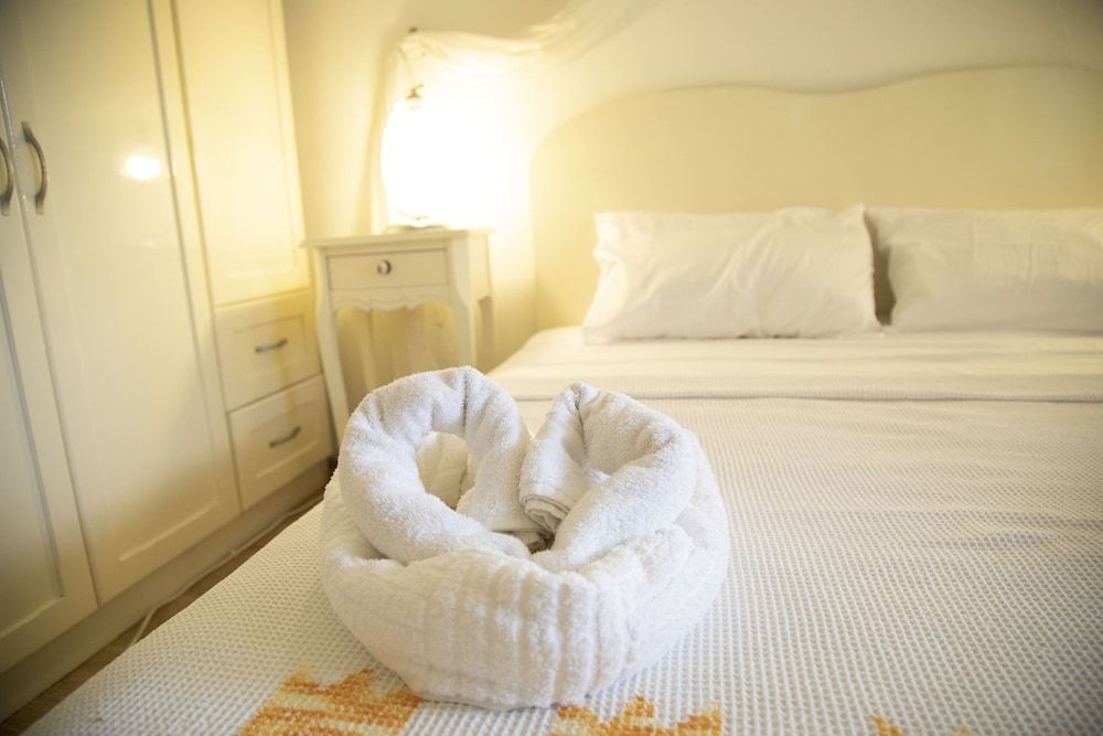 undefined Zeren Alacati 4