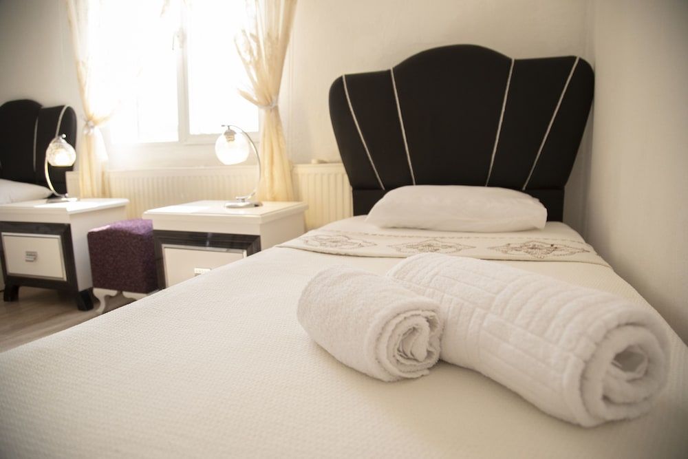 undefined Zeren Alacati 3