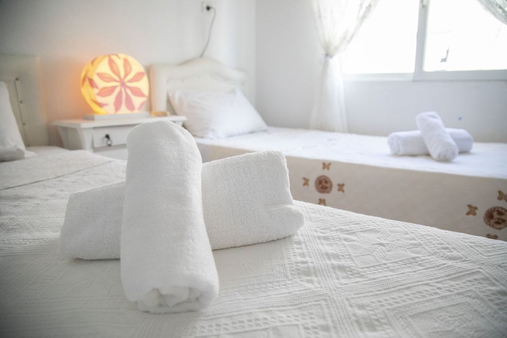 Zeren Alacati Standard Twin Room