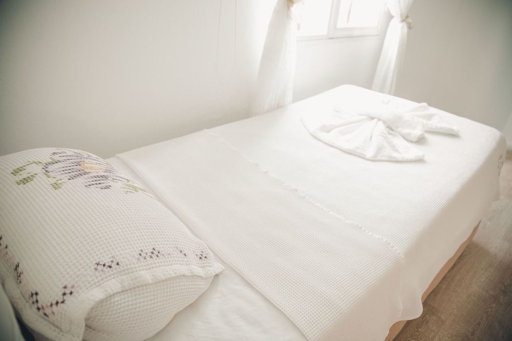 Zeren Alacati Standard Twin Room 2