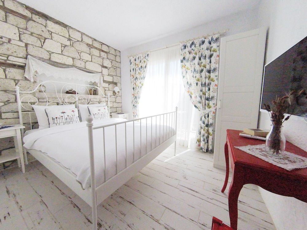 Morisi Konak Standard Double Room, Garden View 3