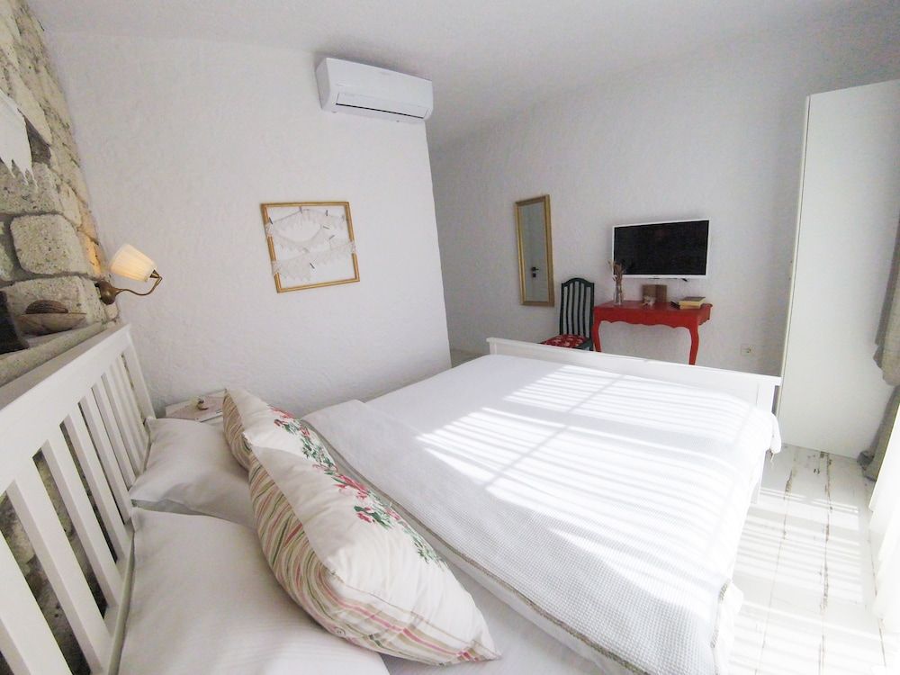 Morisi Konak Standard Double Room, Garden View 15