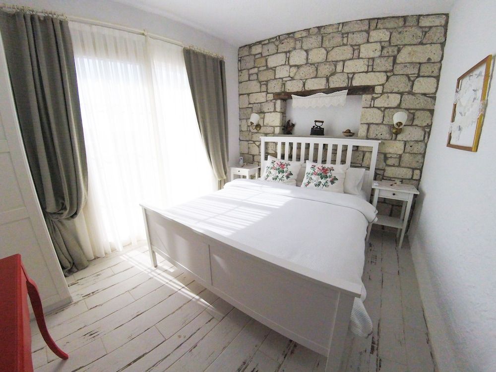 Morisi Konak Standard Double Room, Garden View 13