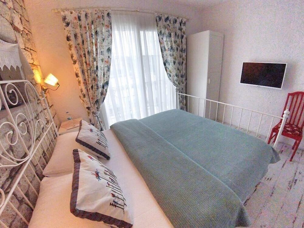 Morisi Konak Standard Double Room, Garden View 18