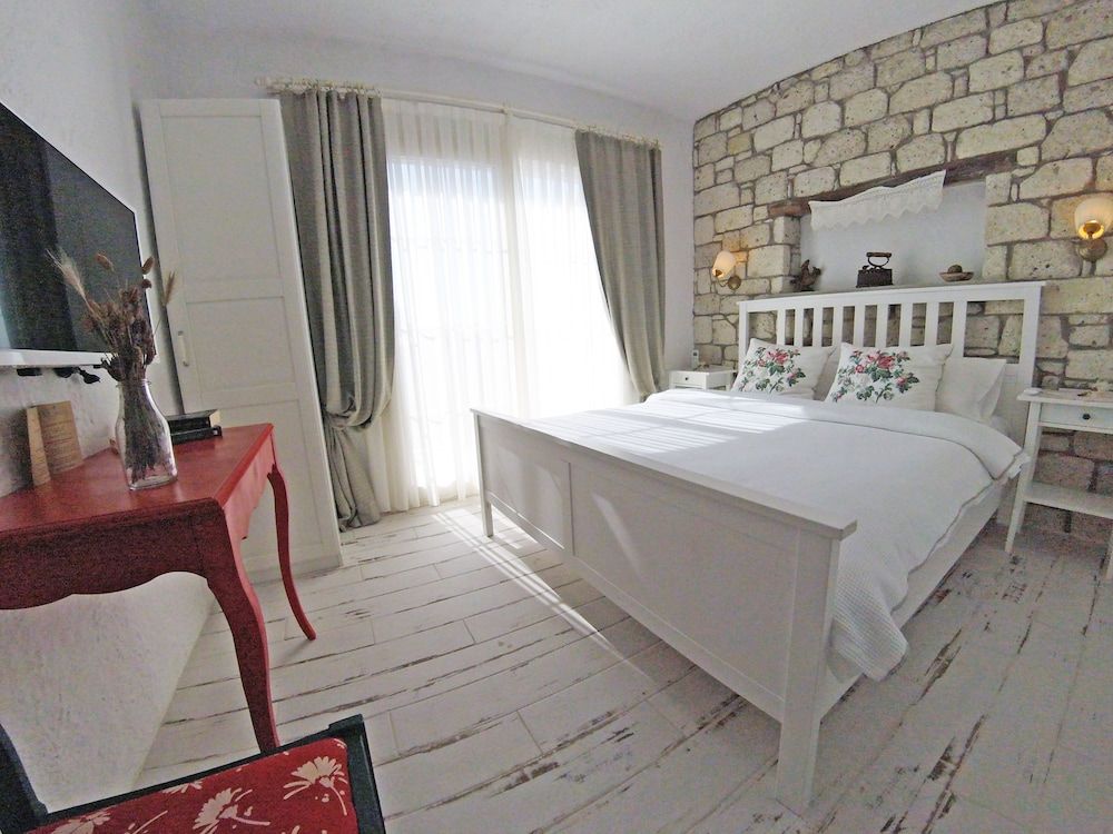 Morisi Konak Standard Double Room, Garden View 12