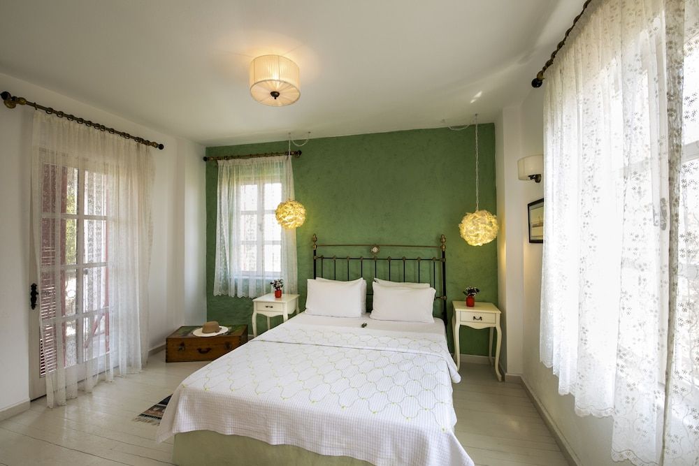 Mercan Kosk Alacati Standard Room 2