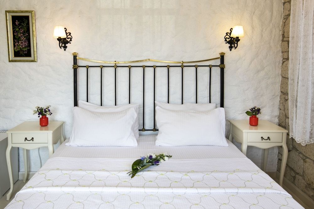 Mercan Kosk Alacati Standard Room 8