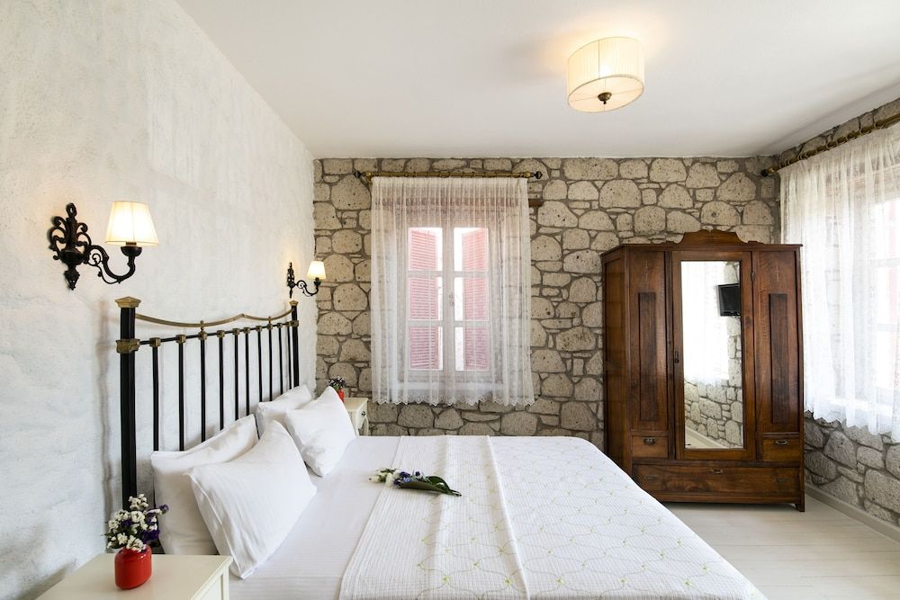 Mercan Kosk Alacati Standard Room 4