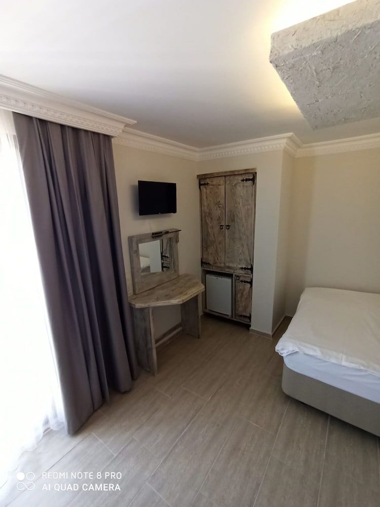 Family Room, Balcony, Bay View