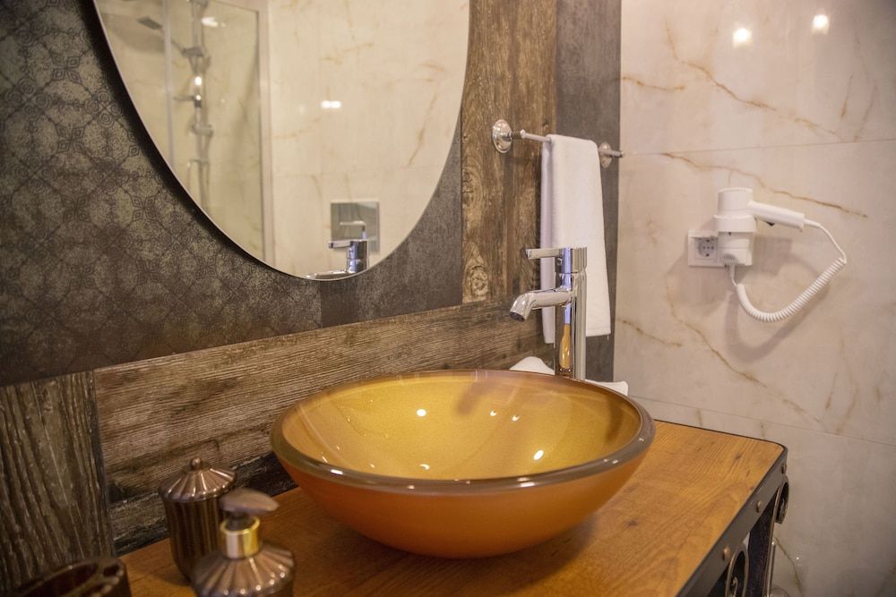 Bellapais 58 Luxury Cesme Luxury Double Room 9