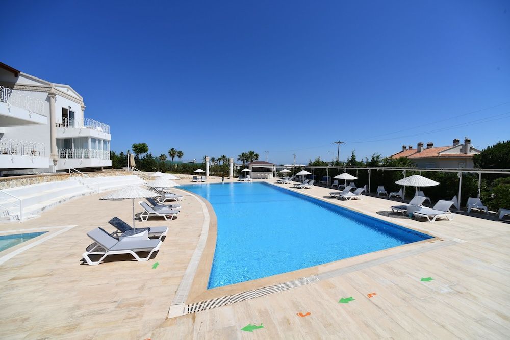 undefined Calico Hotel 9