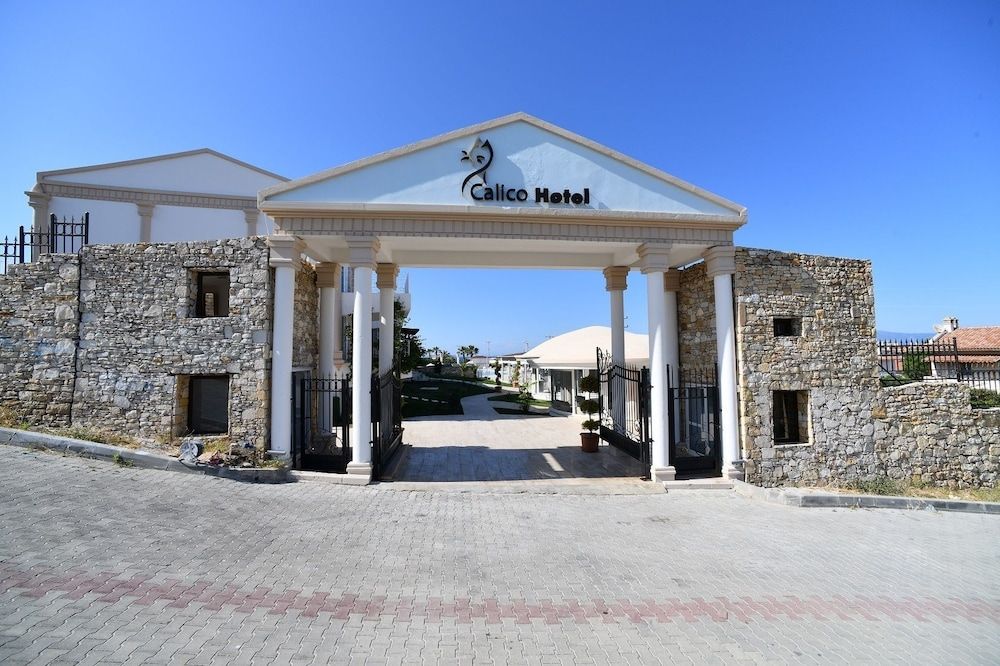 undefined Calico Hotel 5