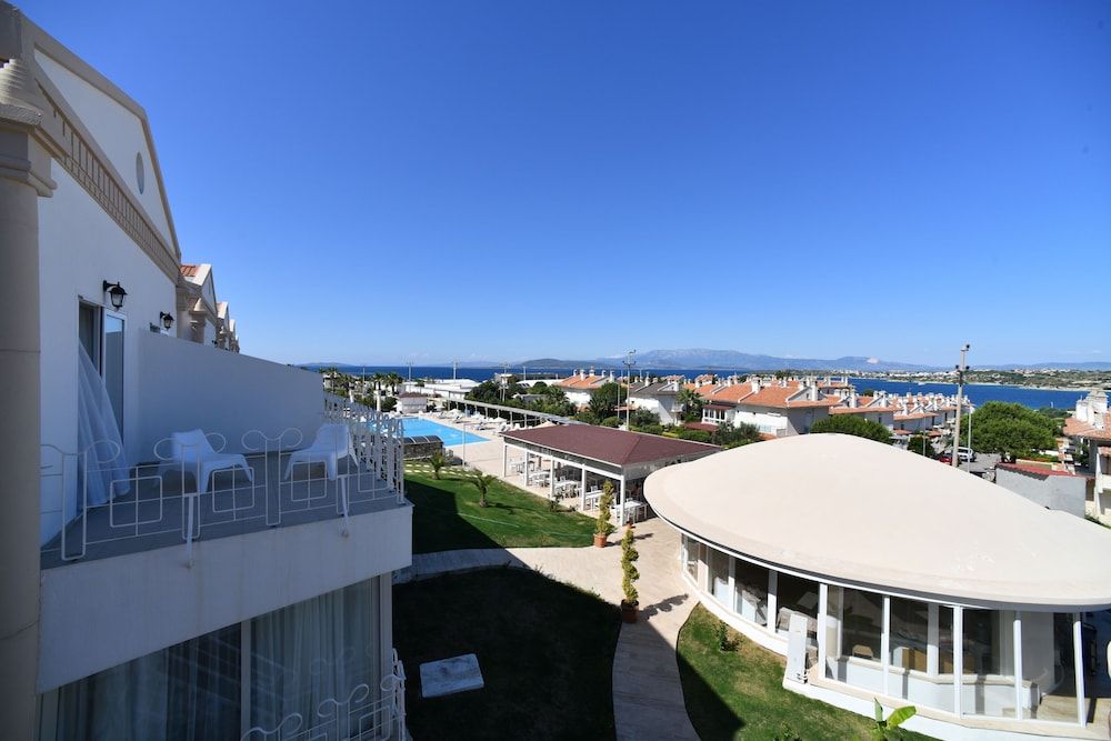 undefined Calico Hotel 3