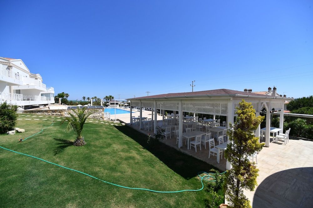 undefined Calico Hotel 2