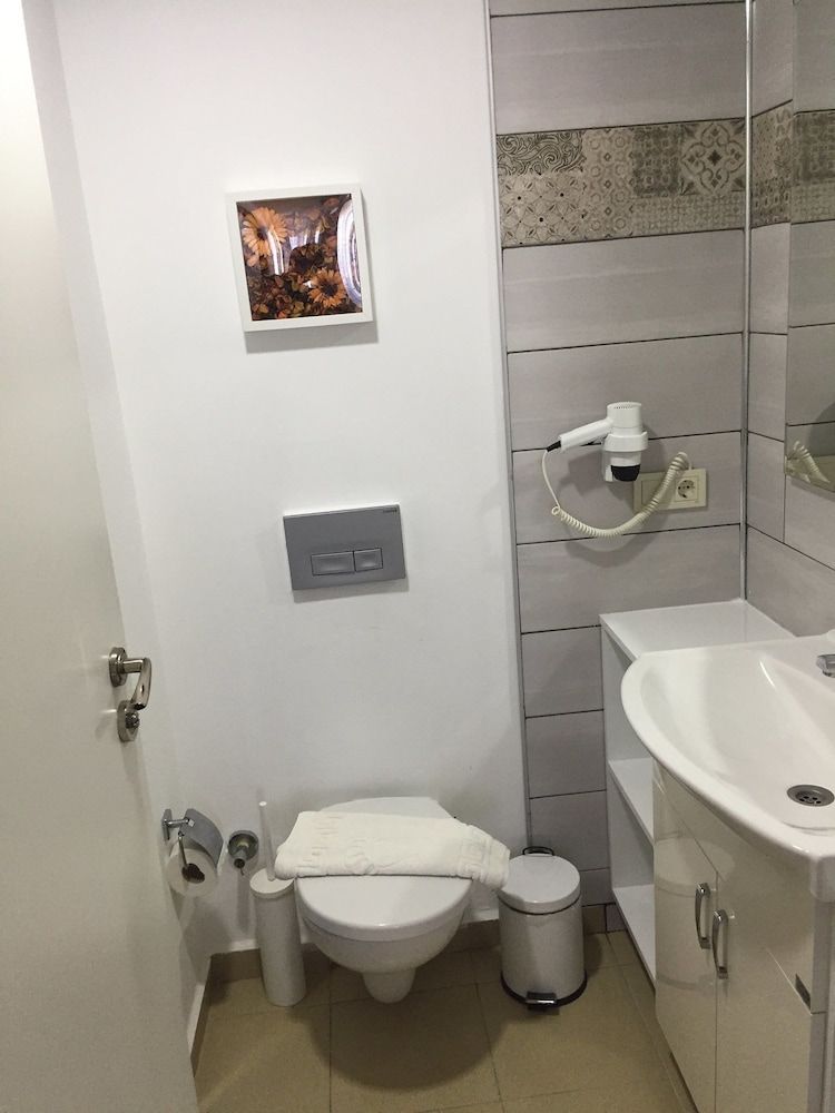 Calico Hotel Standard Room 3