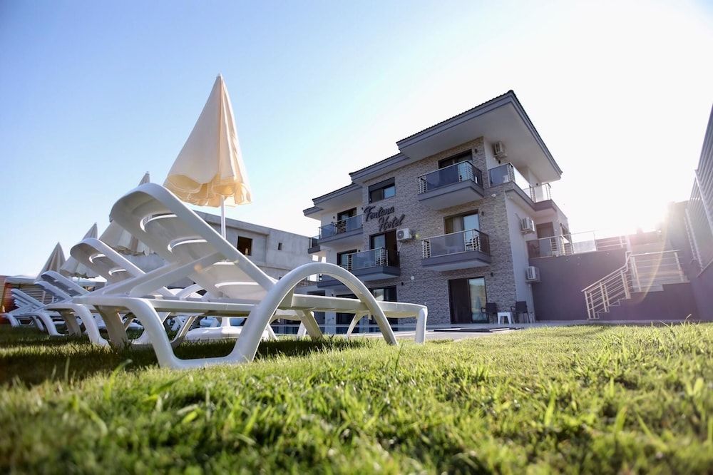 undefined Fontana Hotel