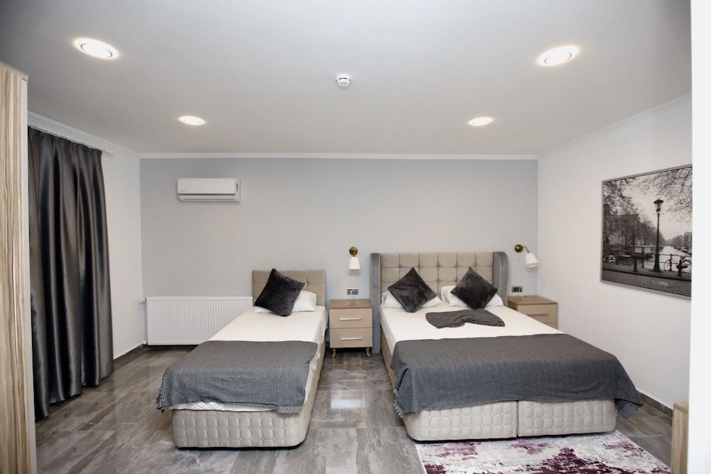 Fontana Hotel Triple Room