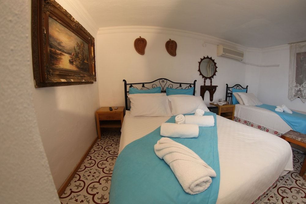 undefined Antik Motel 2