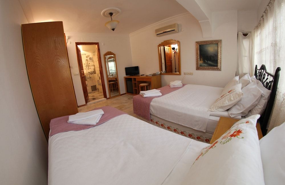 undefined Antik Motel 7