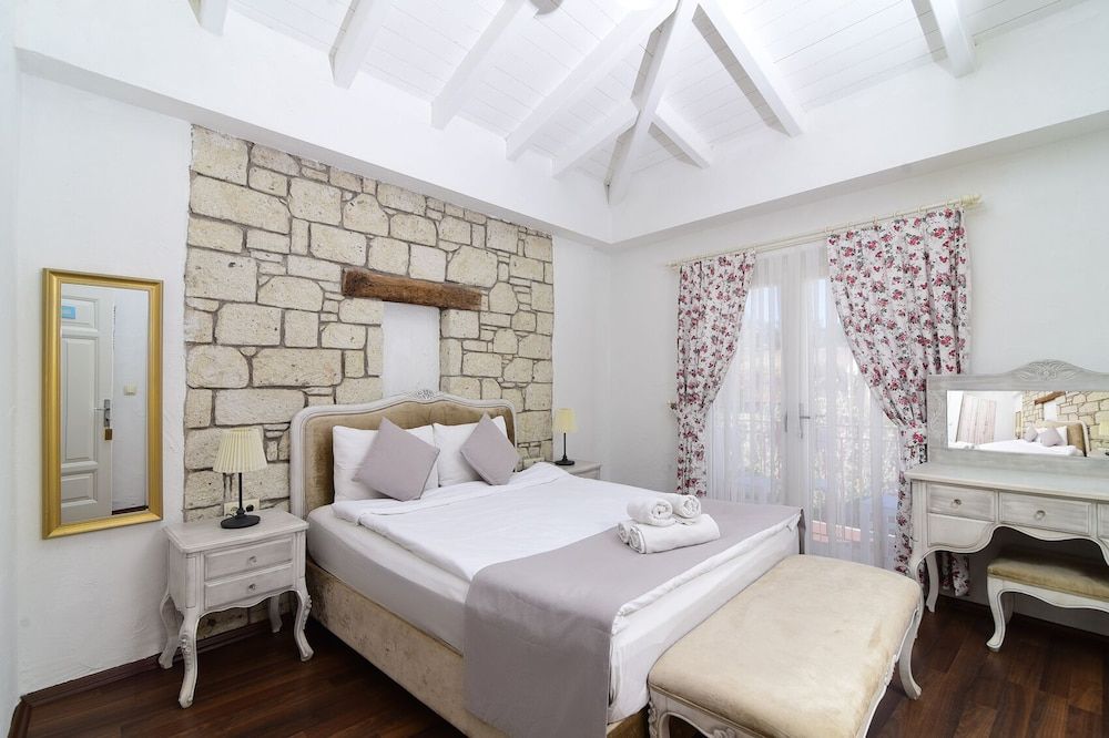 undefined Zübeyde Hanım Alaçatı