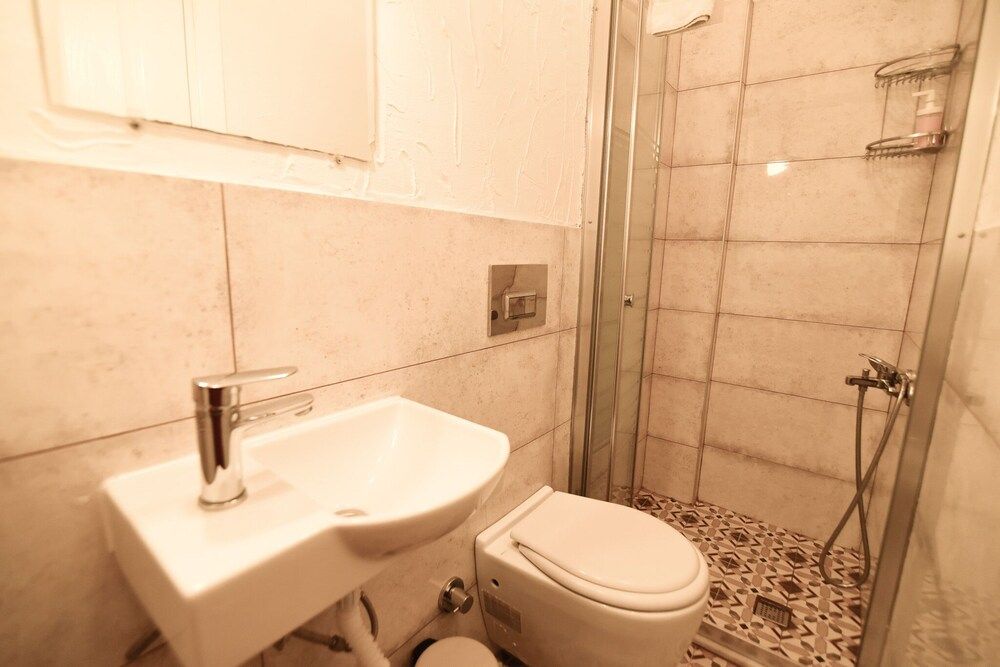 Zübeyde Hanım Alaçatı Economy Room 2