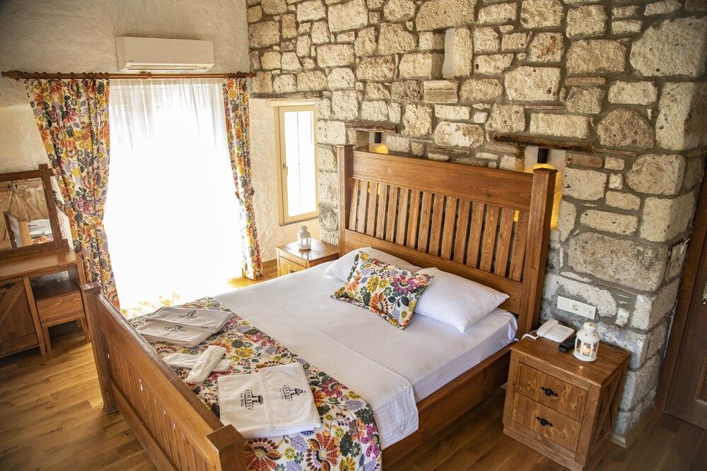 Stone Garden Tas Hotel Deluxe Room 13