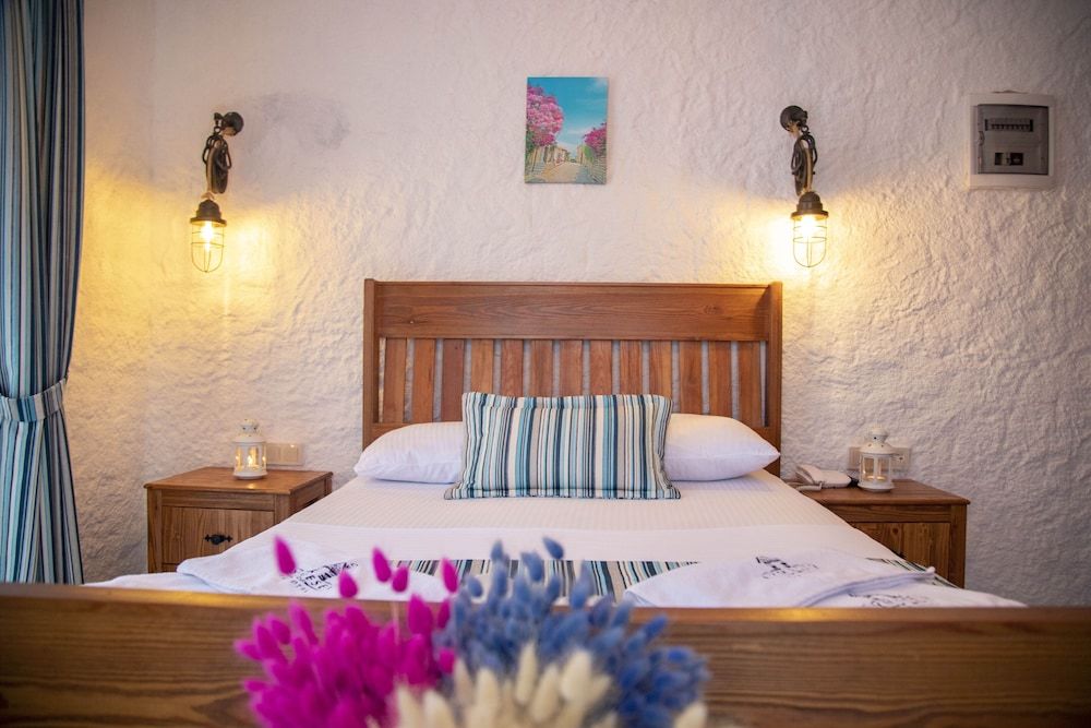 Stone Garden Tas Hotel Deluxe Room 8