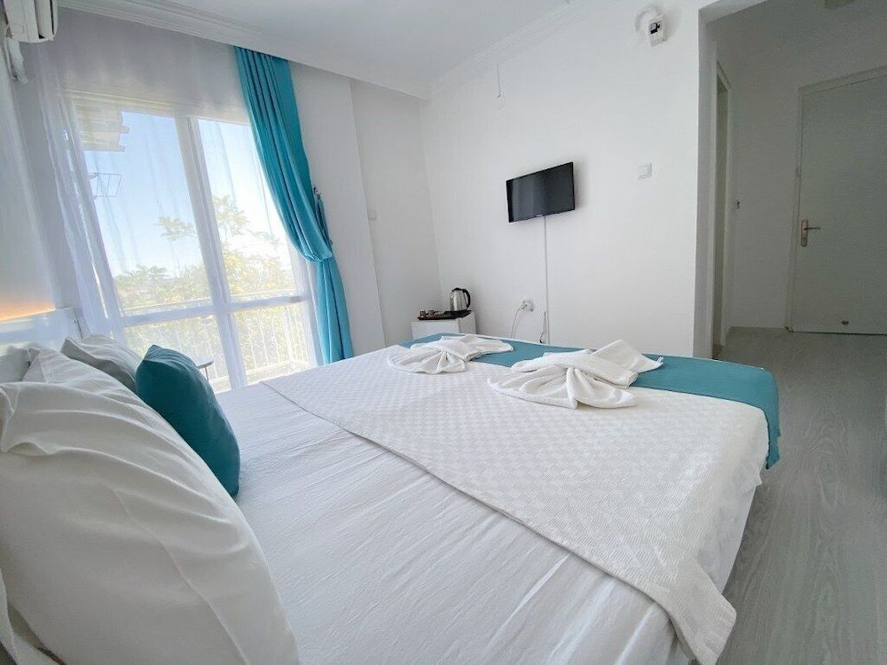 undefined Minerva Port Hotel 8