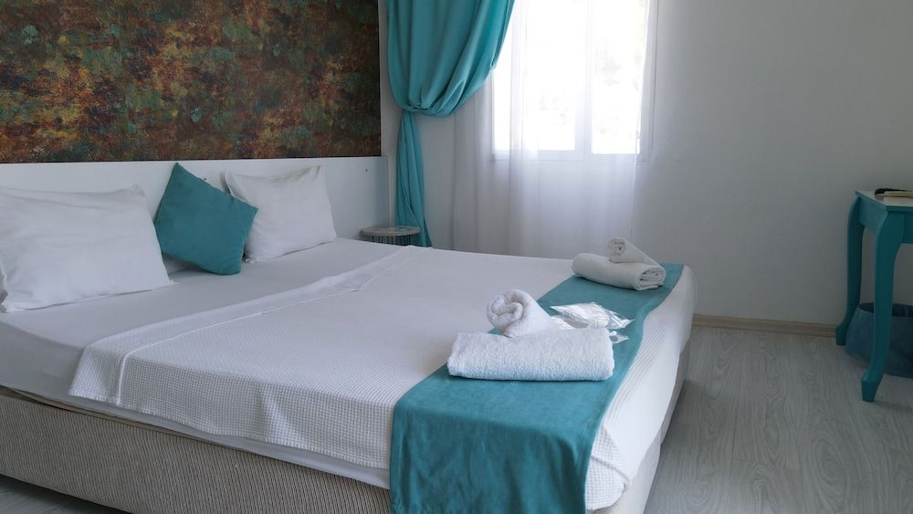 Minerva Port Hotel Standard Double Room, Sea View 6