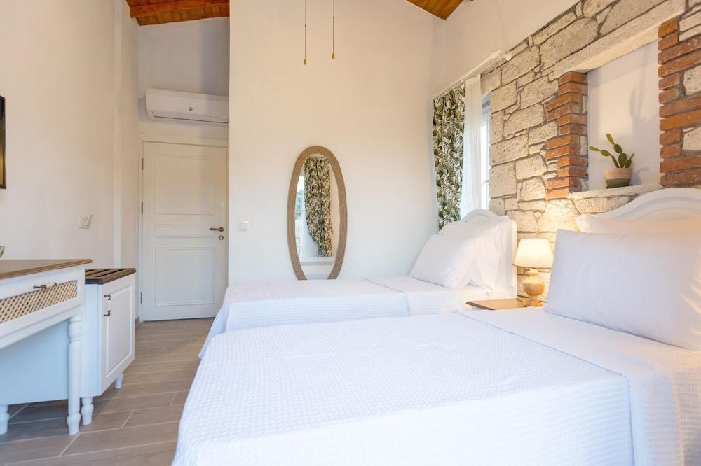 Melekaki Alacati Superior Double or Twin Room 6