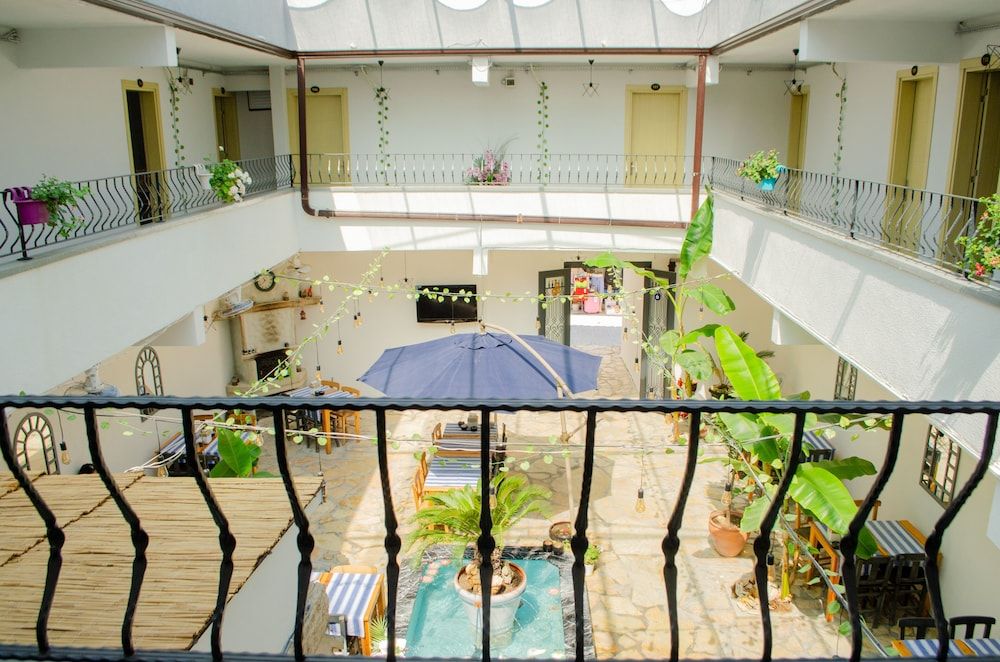 1989 Hotel Sebat Classic Twin Room 3