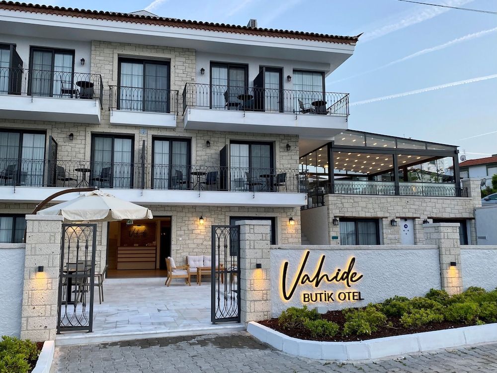 undefined Vahide Dalyan 4