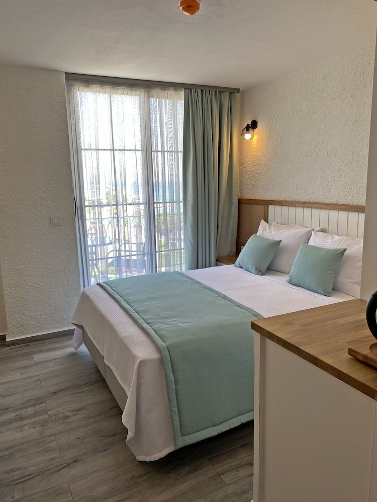 undefined Vahide Dalyan 2