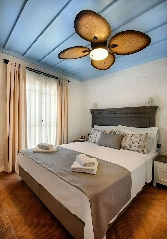 undefined Petite Boutique Apart Hotel