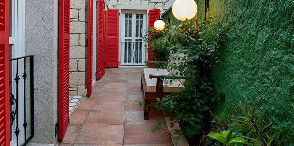 undefined Petite Boutique Apart Hotel 5