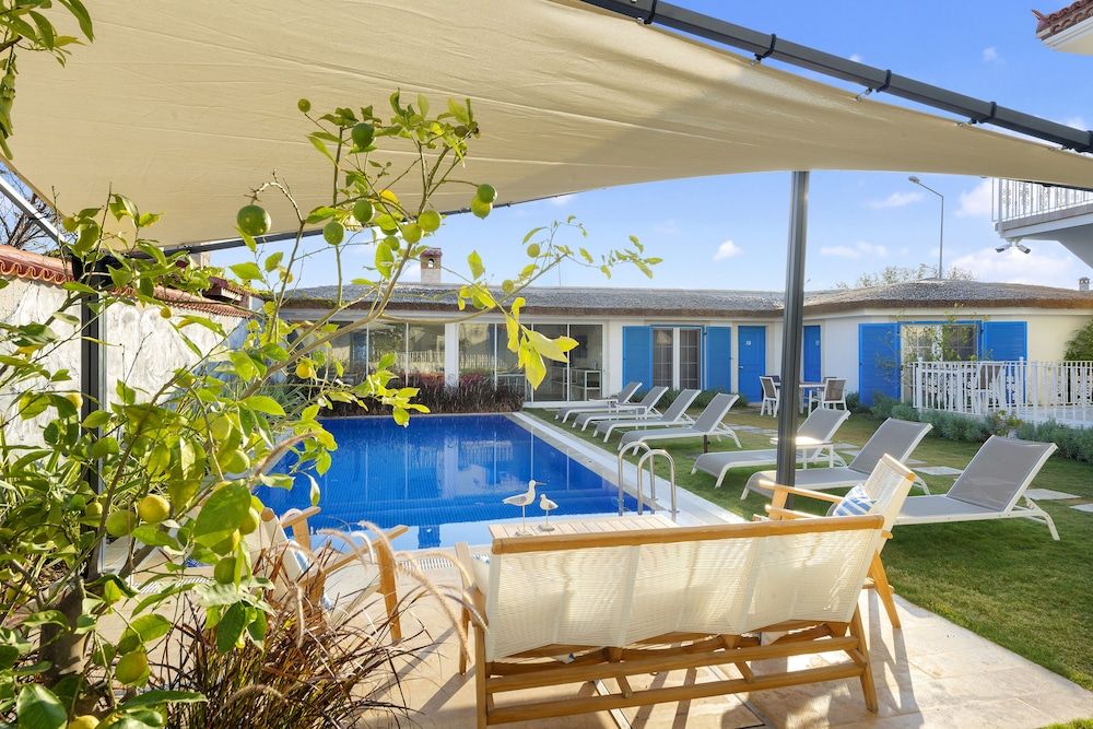 undefined Rhodium Hotel 10