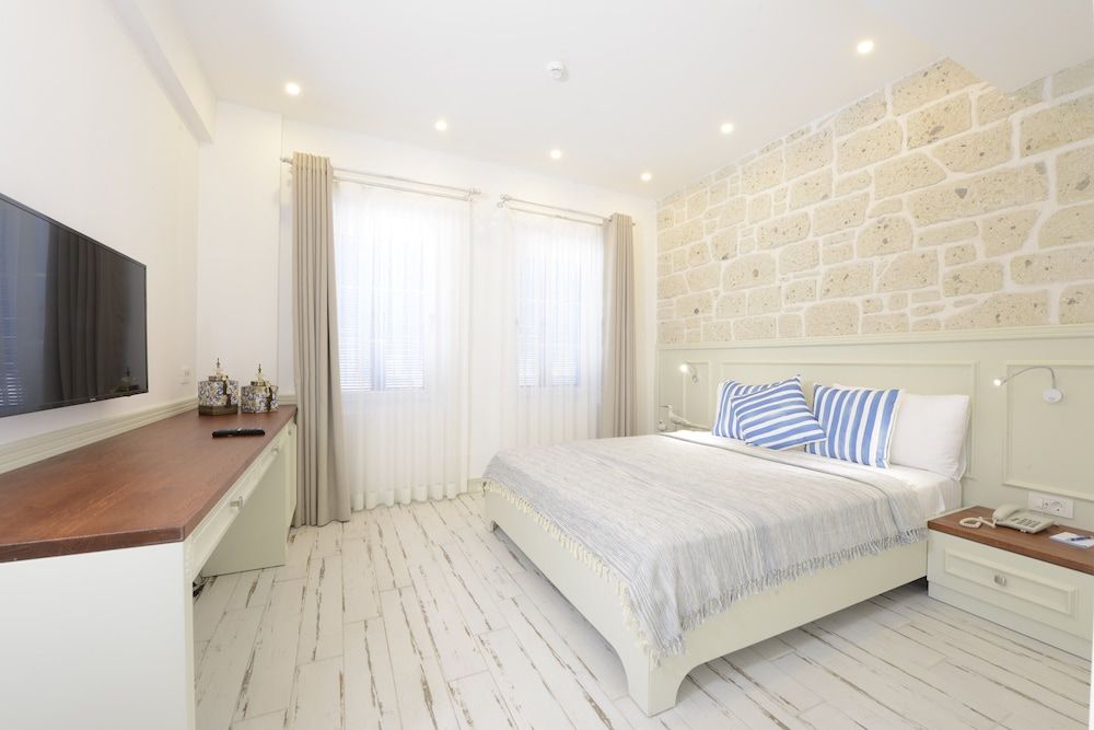 undefined Rhodium Hotel 2