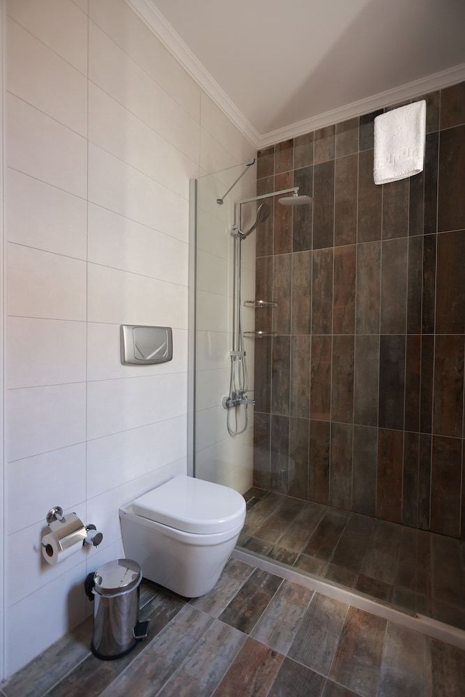 The Blaze Hotel Comfort Room 15