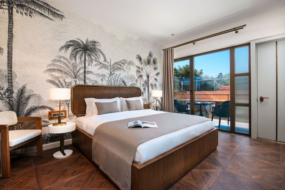 undefined Genesis Hotel 2