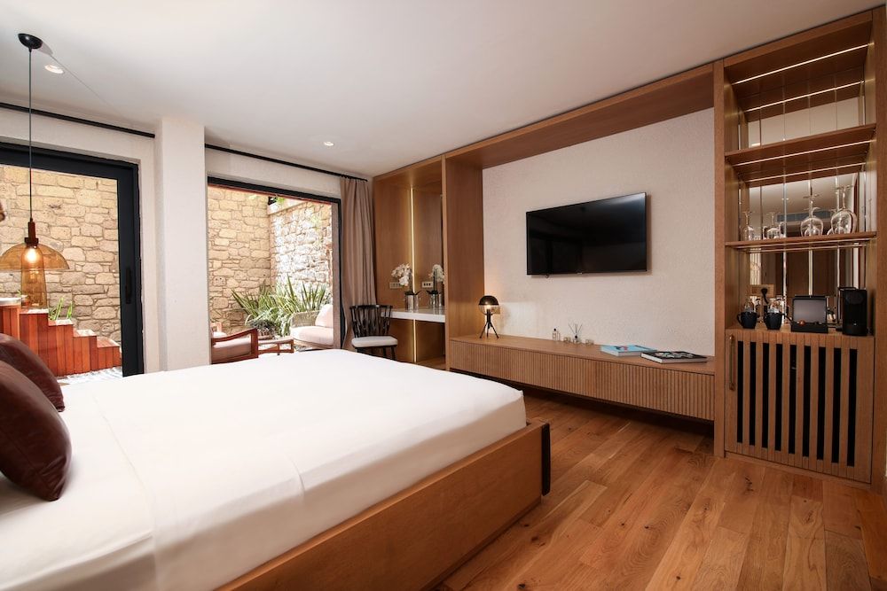 undefined Genesis Hotel 8