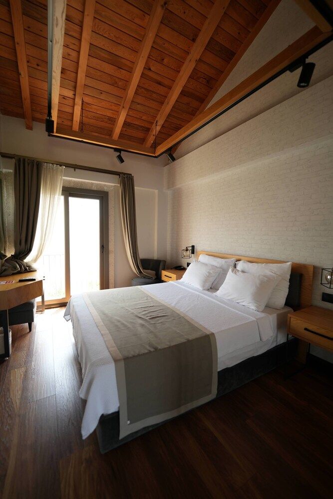 Lal Azure Alacati Deluxe Room 4