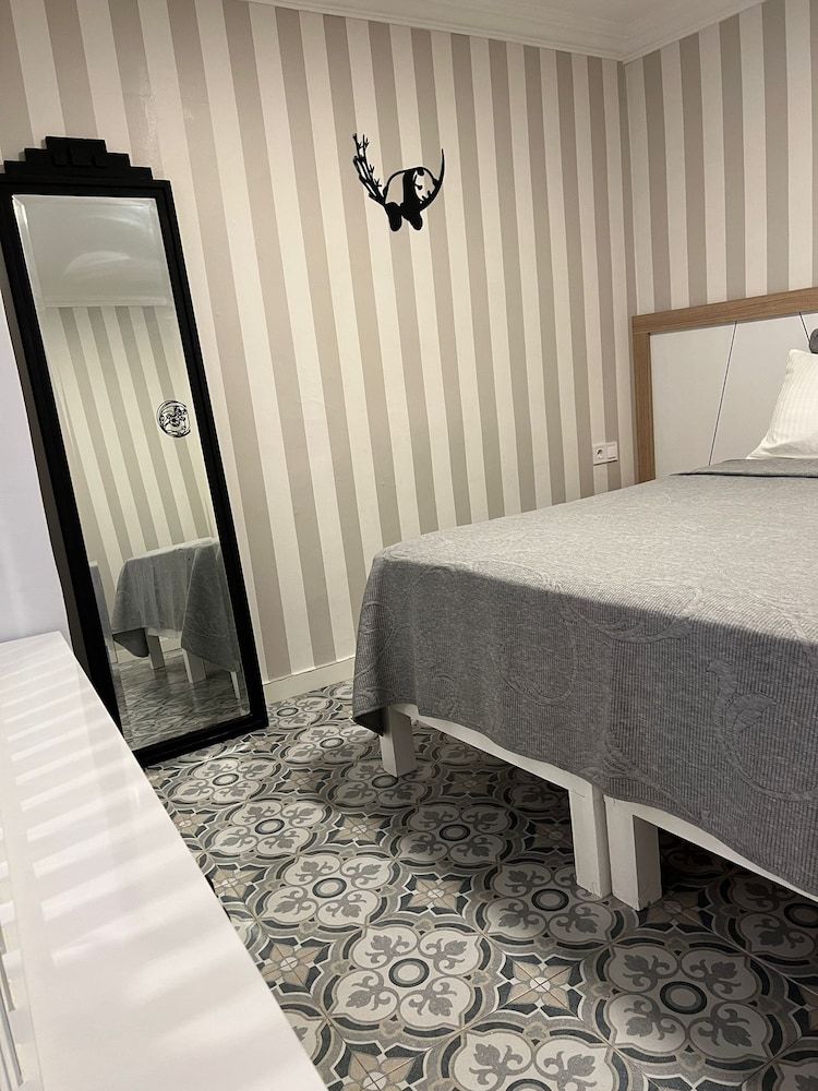 Lilyum Room