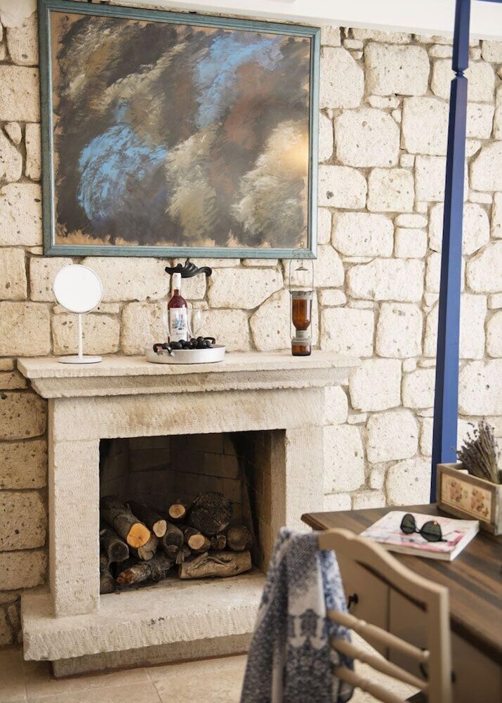 Puka Otel Alacatı Room With Fireplace 3