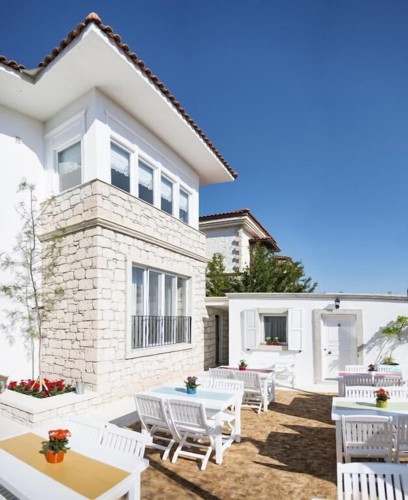 undefined Puka Otel Alacatı 4