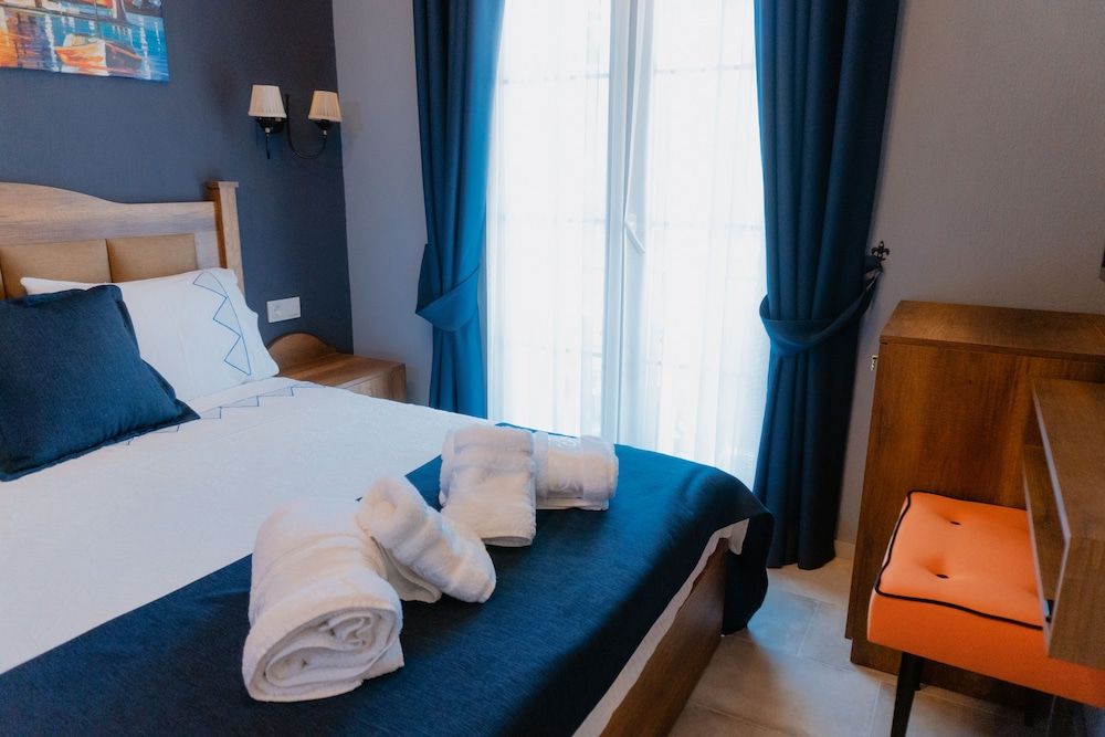 Cati Hotel Boutique Plus Comfort Double Room, 1 Double Bed, Hill View, Corner 5